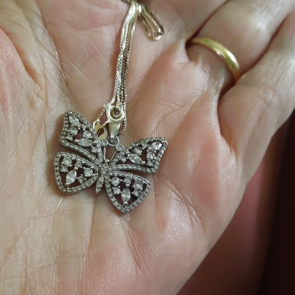 NWOT 925 Butterfly Necklace - Picture 8 of 8
